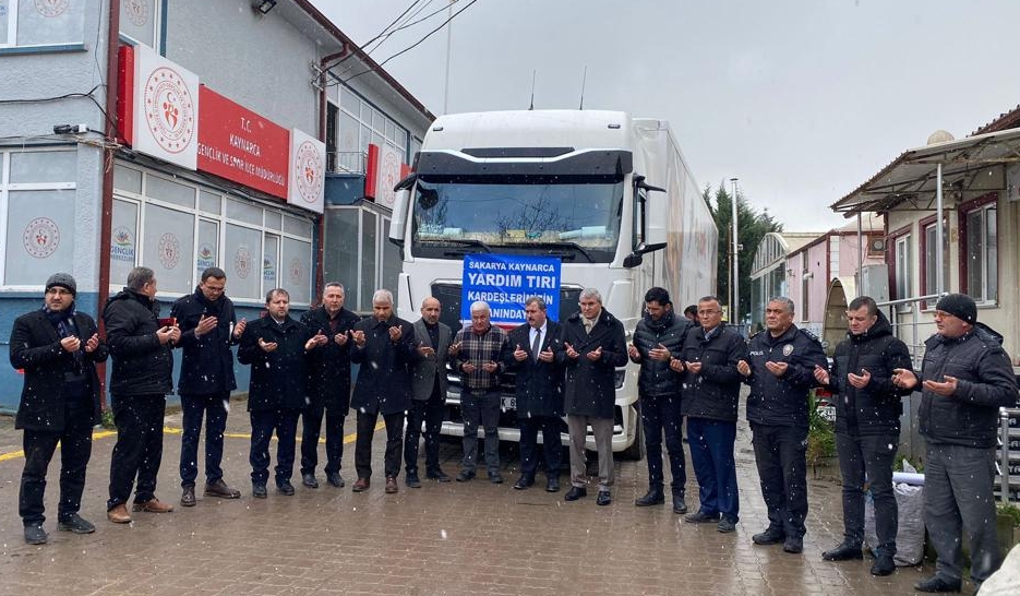 Deprem yardımları için aralıksız çalışma