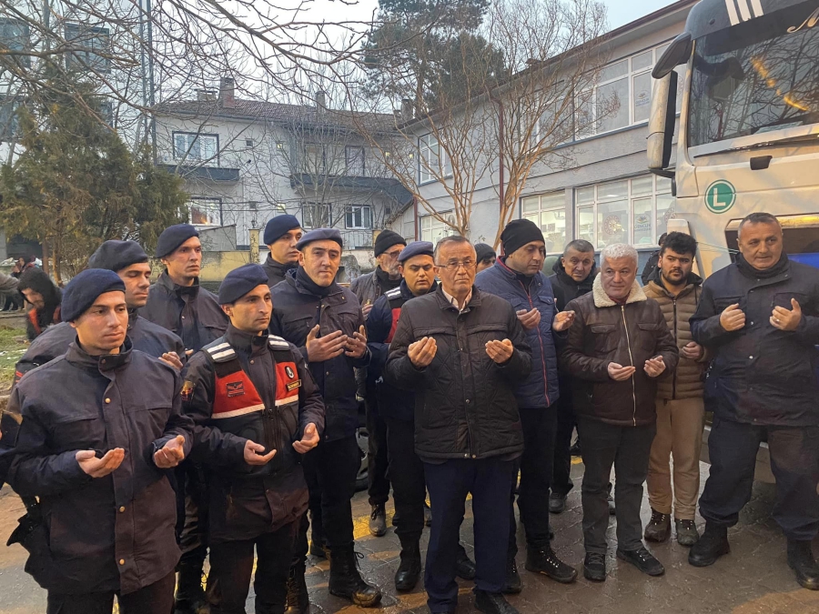 Deprem yardımları için aralıksız çalışma