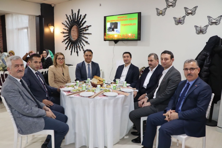 Kaynarca İlçe Nüfus Müdürü Perihan Akcaba onuruna veda yemeği