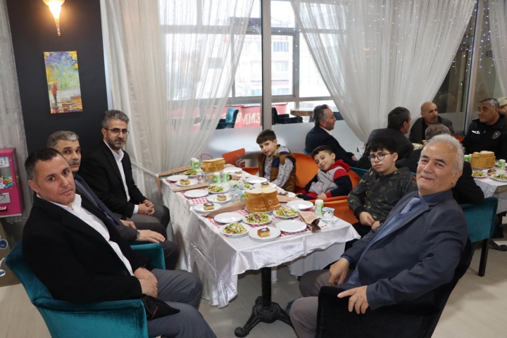 Kaynarca İlçe Nüfus Müdürü Perihan Akcaba onuruna veda yemeği