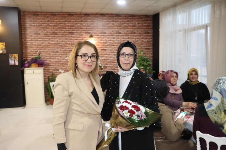 Kaynarca İlçe Nüfus Müdürü Perihan Akcaba onuruna veda yemeği