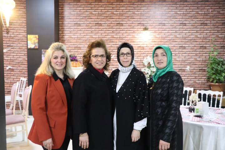 Kaynarca İlçe Nüfus Müdürü Perihan Akcaba onuruna veda yemeği