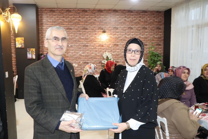 Kaynarca İlçe Nüfus Müdürü Perihan Akcaba onuruna veda yemeği