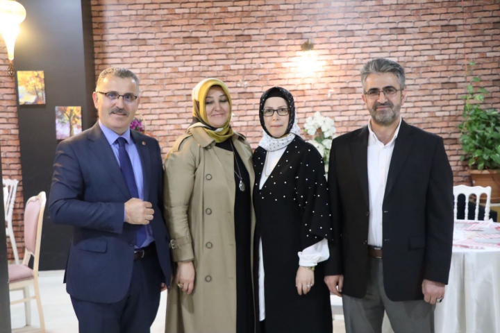 Kaynarca İlçe Nüfus Müdürü Perihan Akcaba onuruna veda yemeği