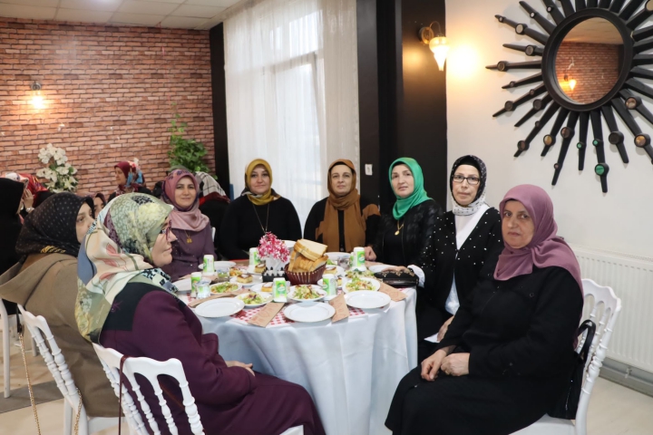 Kaynarca İlçe Nüfus Müdürü Perihan Akcaba onuruna veda yemeği