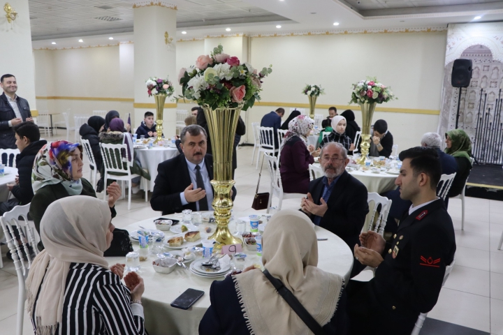 Şehit ve Gazi ailelerine iftar yemeği verildi