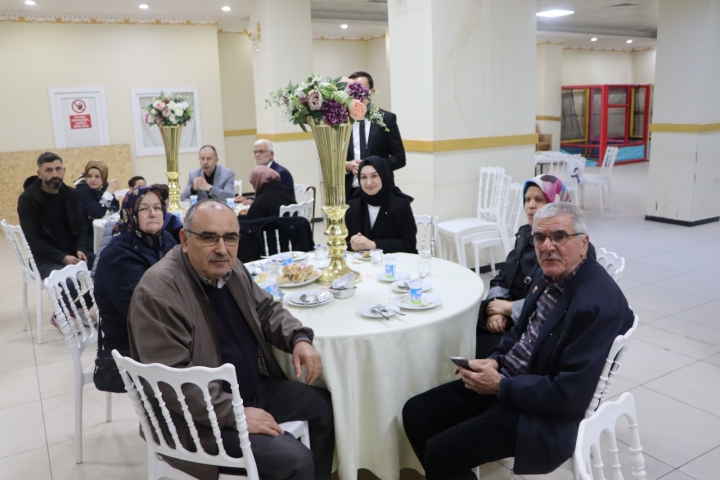Şehit ve Gazi ailelerine iftar yemeği verildi