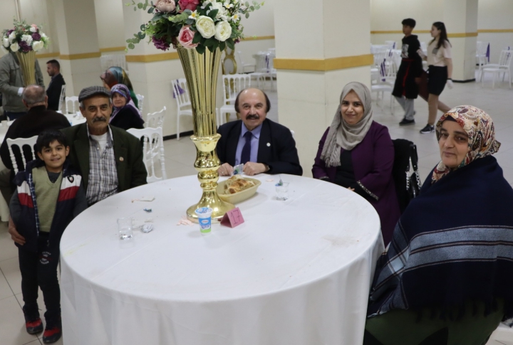 Şehit ve Gazi ailelerine iftar yemeği verildi