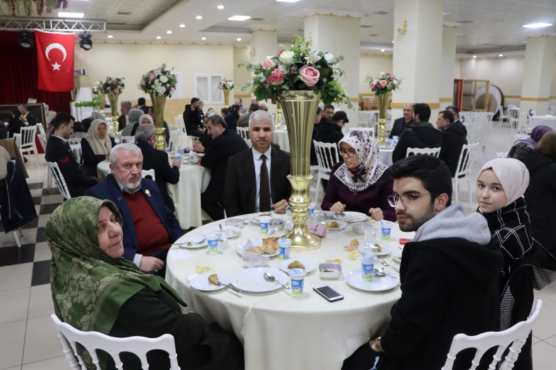 Şehit ve Gazi ailelerine iftar yemeği verildi
