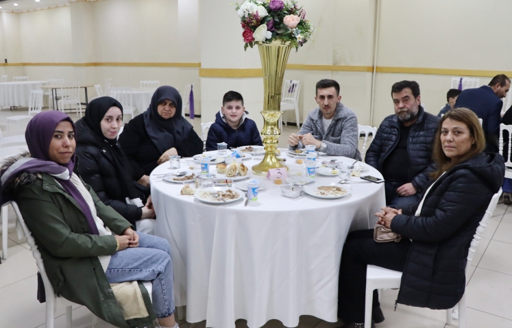 Şehit ve Gazi ailelerine iftar yemeği verildi