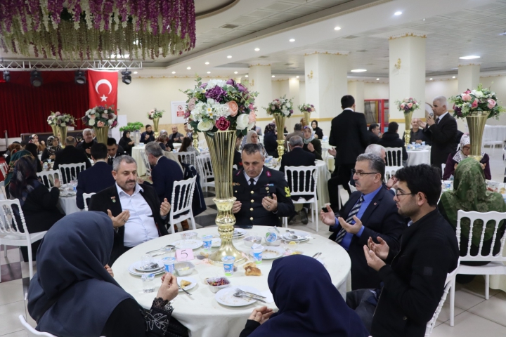 Şehit ve Gazi ailelerine iftar yemeği verildi