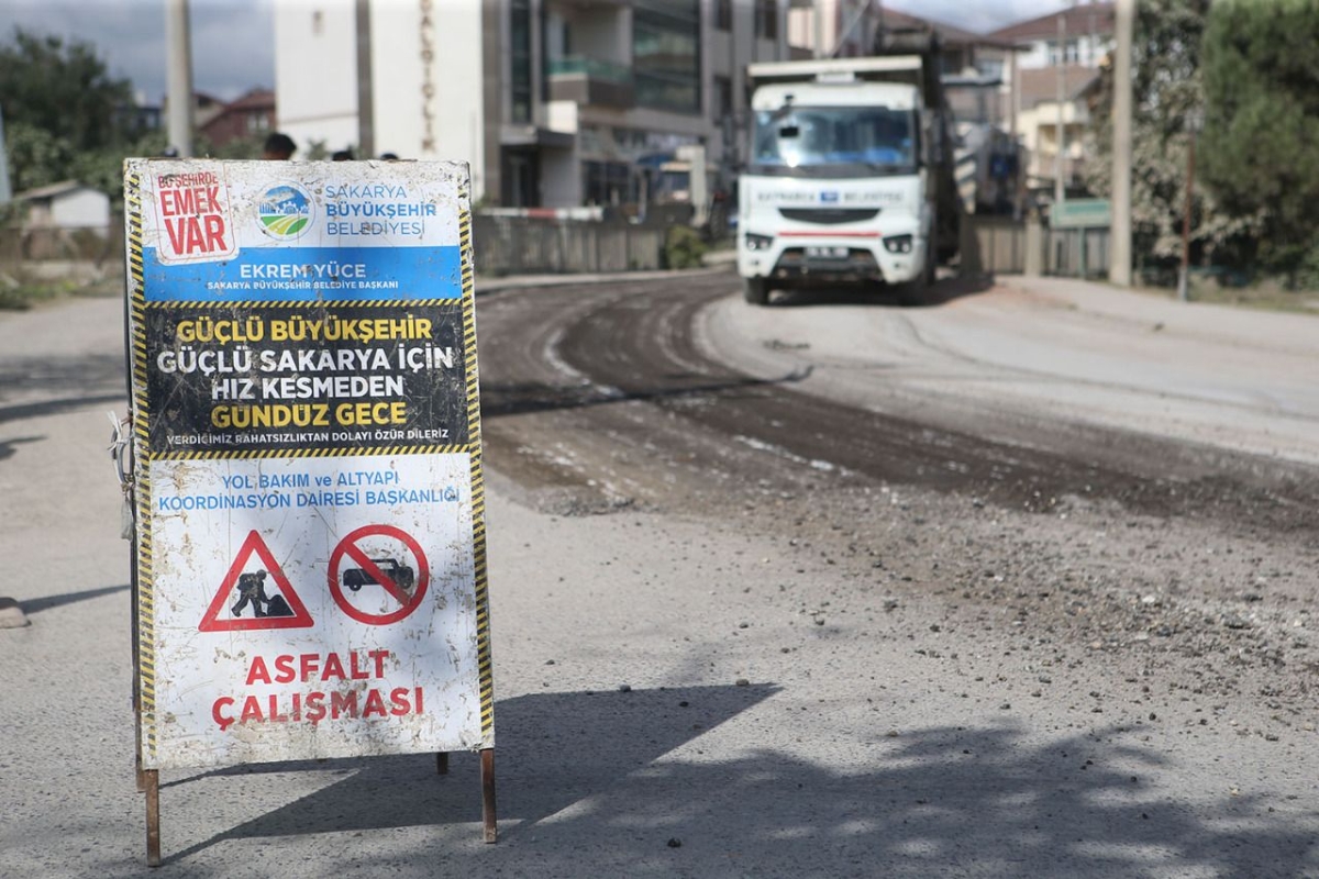 Büyükşehir Belediye Başkanından asfalt müjdesi