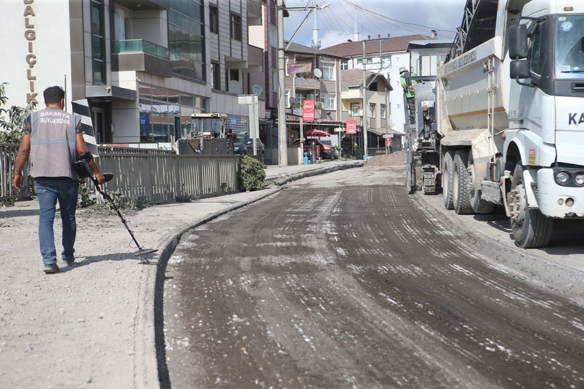 Büyükşehir Belediye Başkanından asfalt müjdesi