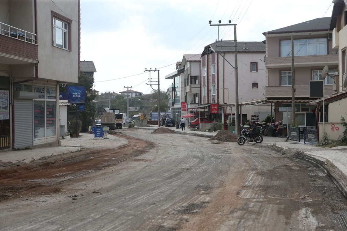 Büyükşehir Belediye Başkanından asfalt müjdesi