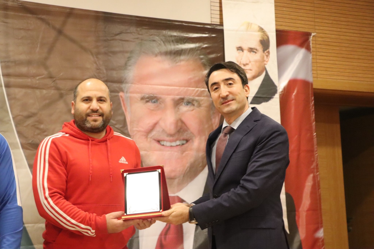 Başarılı amatör sporcularımız için ödül töreni düzenlendi