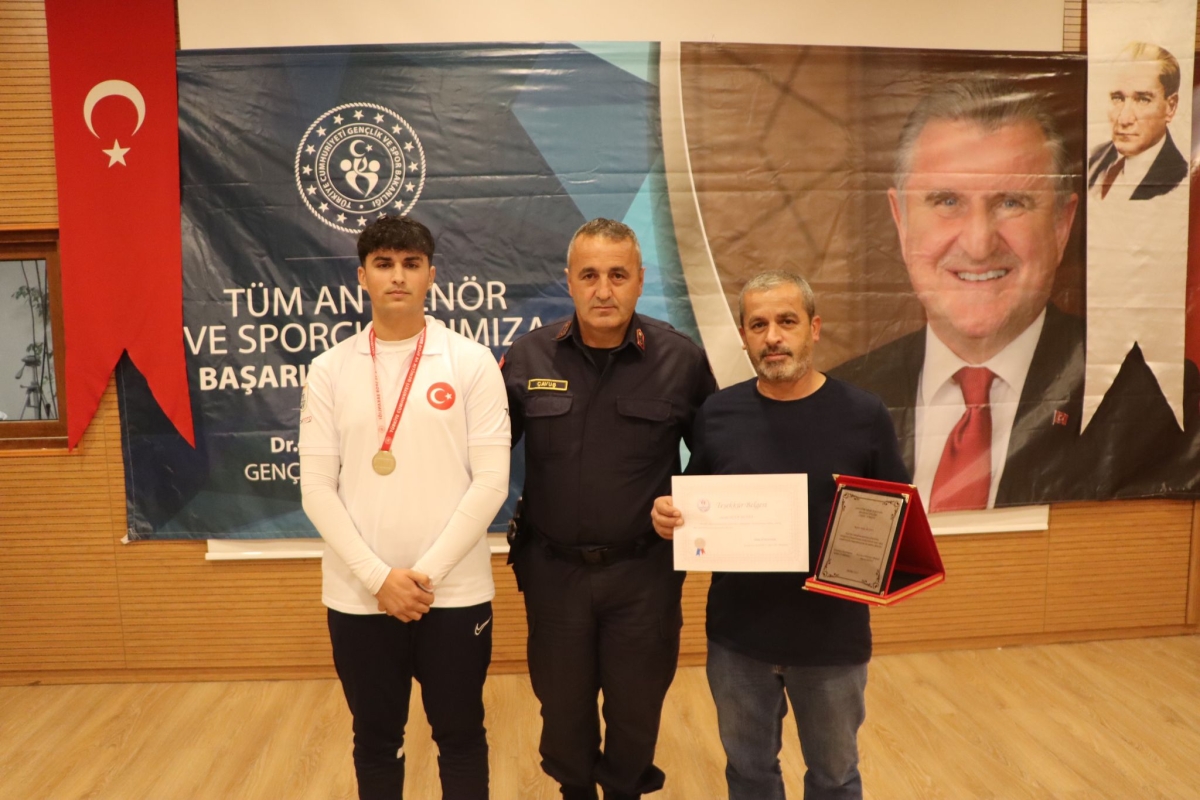 Başarılı amatör sporcularımız için ödül töreni düzenlendi