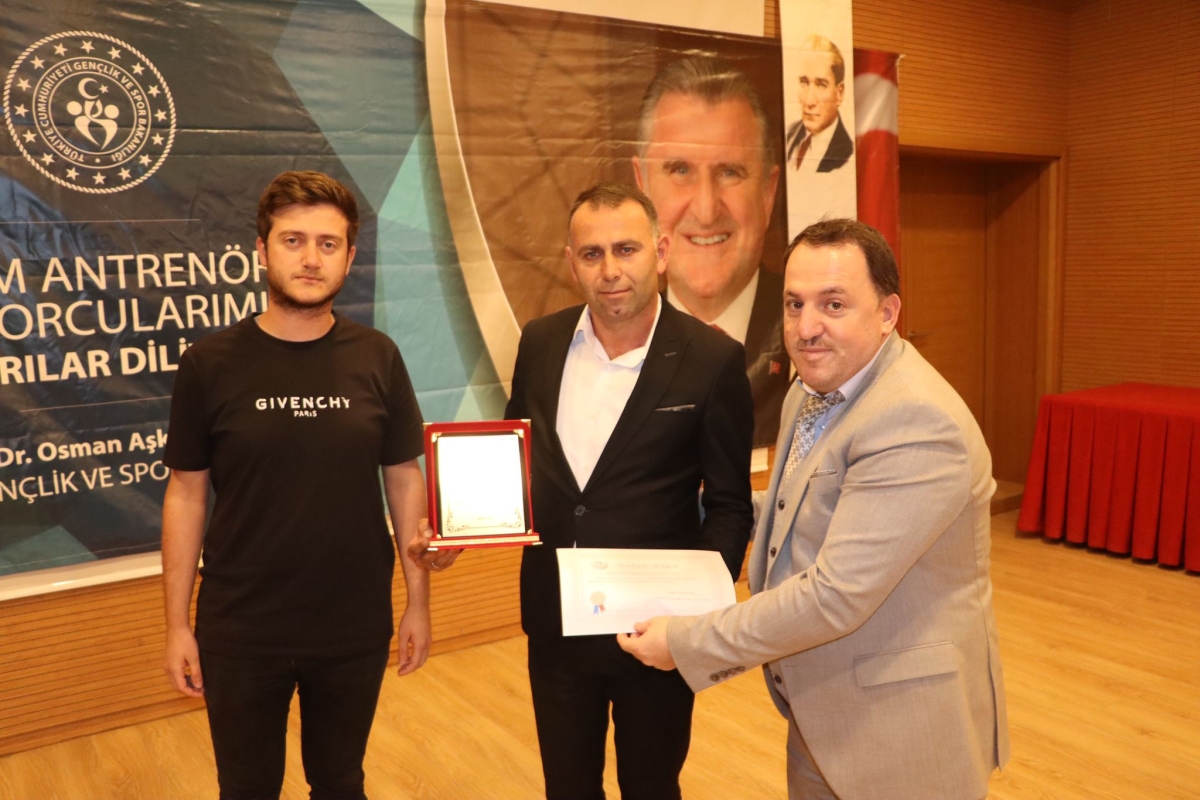 Başarılı amatör sporcularımız için ödül töreni düzenlendi