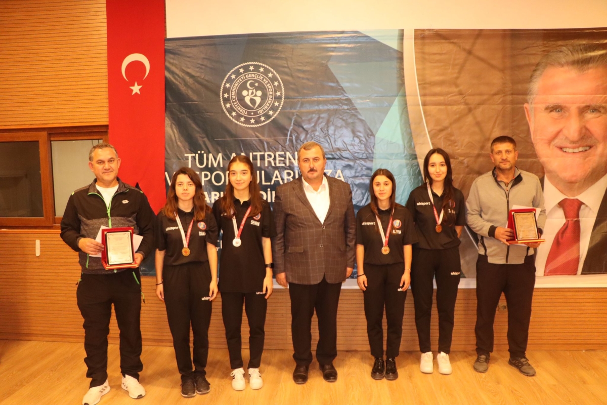 Başarılı amatör sporcularımız için ödül töreni düzenlendi