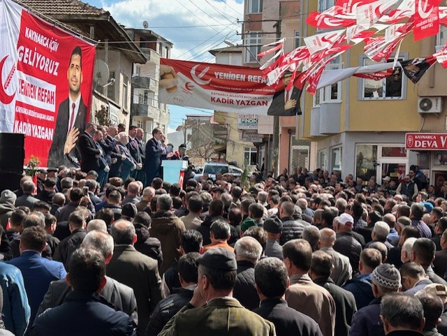 Fatih Erbakan coşkulu kalabalığa konuştu