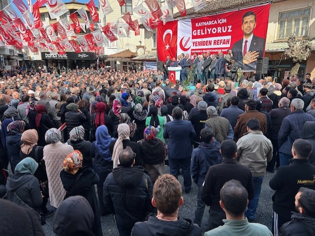 Fatih Erbakan coşkulu kalabalığa konuştu
