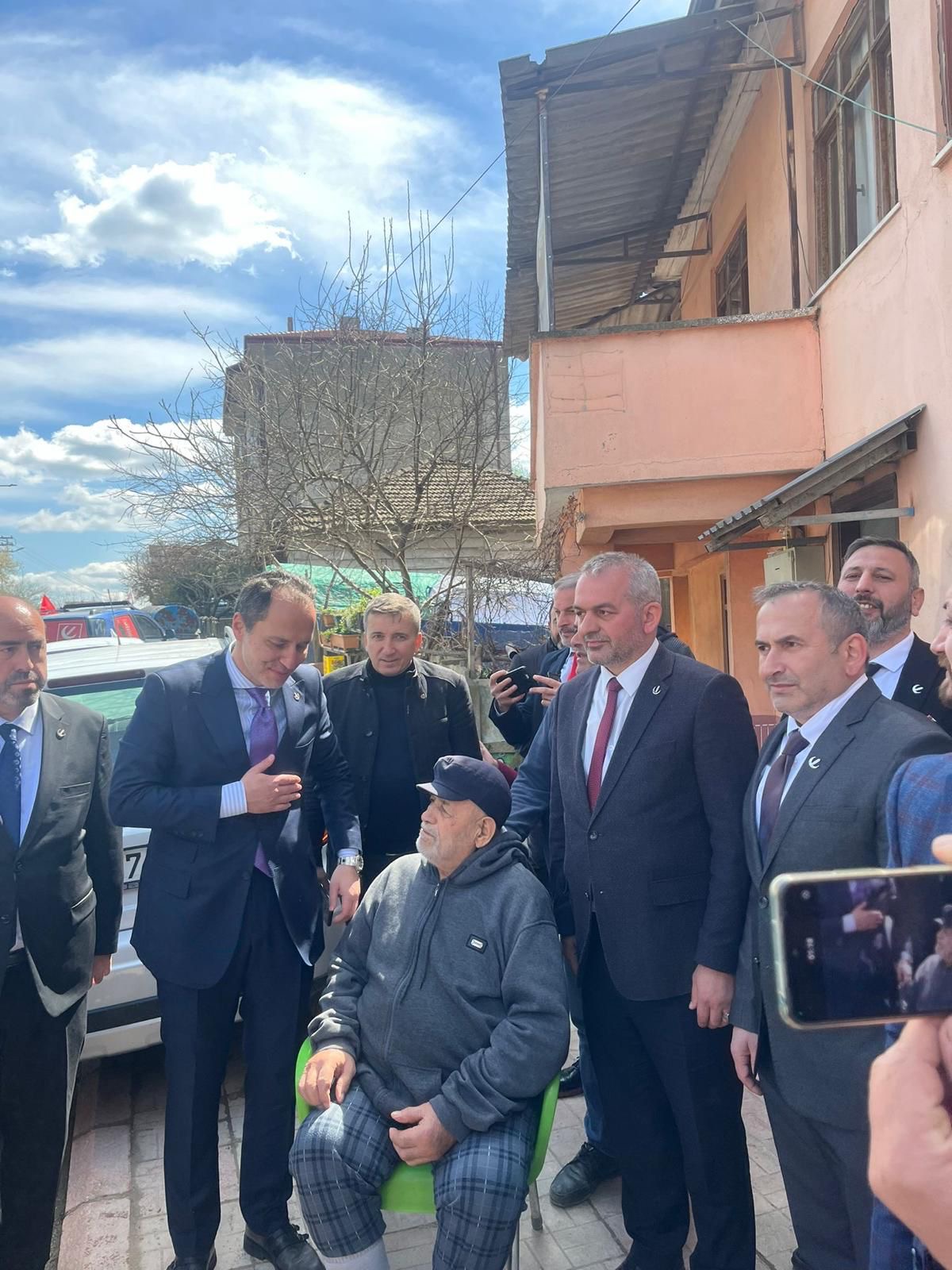 Fatih Erbakan coşkulu kalabalığa konuştu