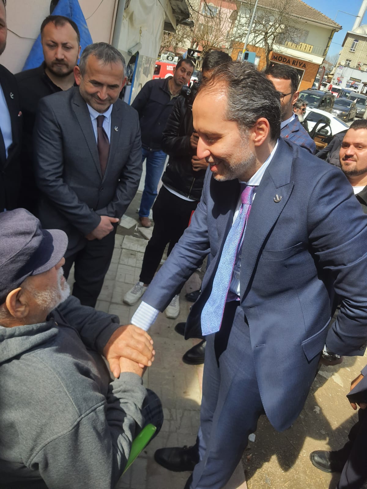 Fatih Erbakan coşkulu kalabalığa konuştu