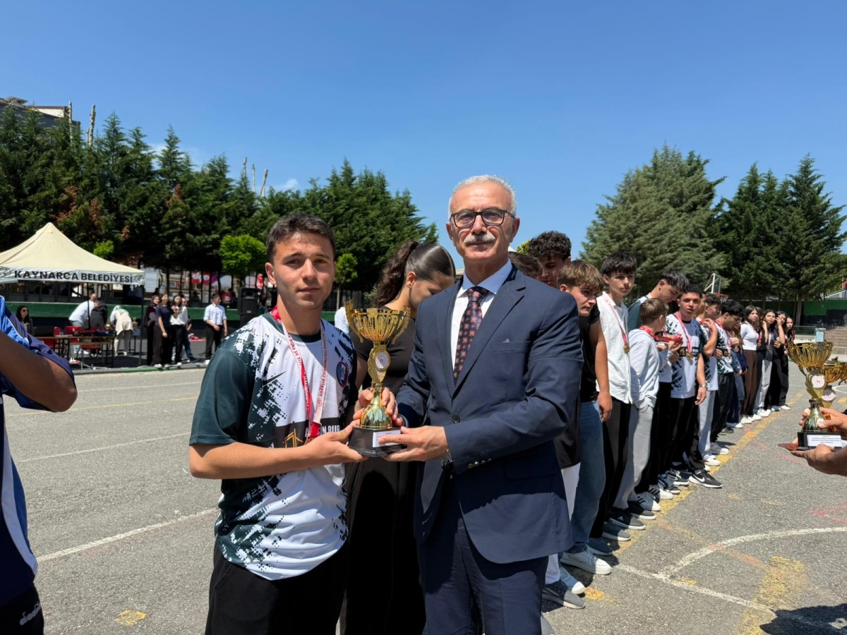  Madalya ve Kupa Sevinci Fotoğrafları