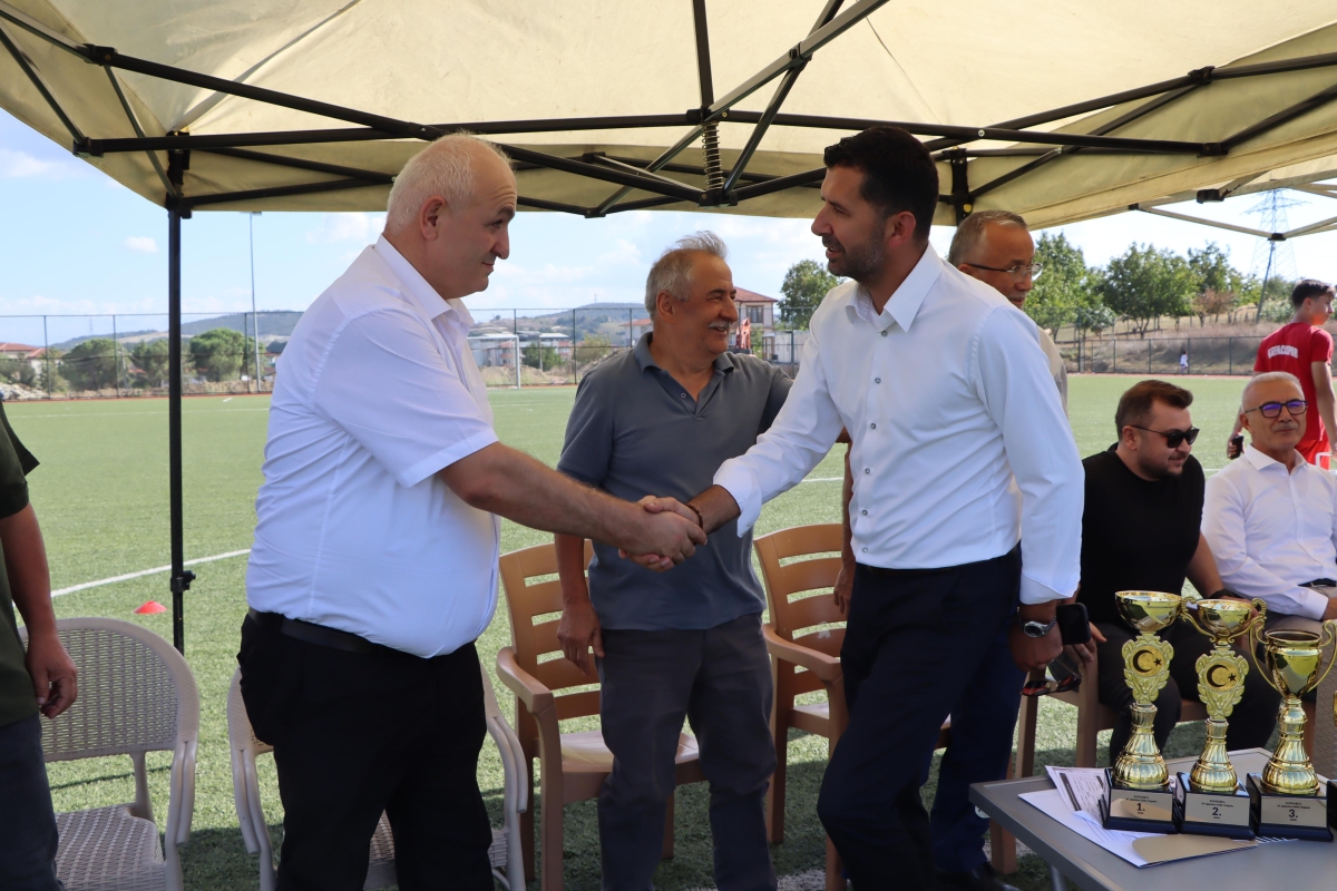 KAYNARCASPOR AKADEMİ ZAFER KUPALARI SAHİPLERİNİ BULDU