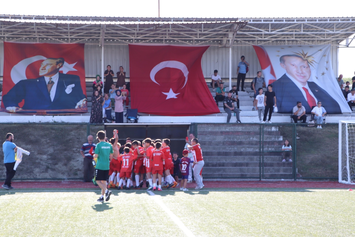 KAYNARCASPOR AKADEMİ ZAFER KUPALARI SAHİPLERİNİ BULDU