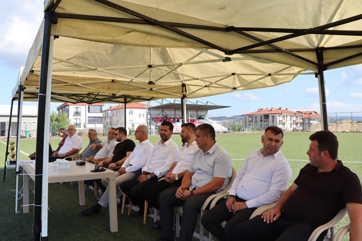KAYNARCASPOR AKADEMİ ZAFER KUPALARI SAHİPLERİNİ BULDU