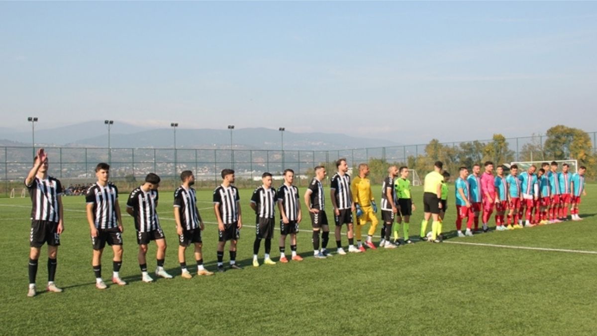Kaynarcaspor Geyvespor maçına genç takımı ile çıktı