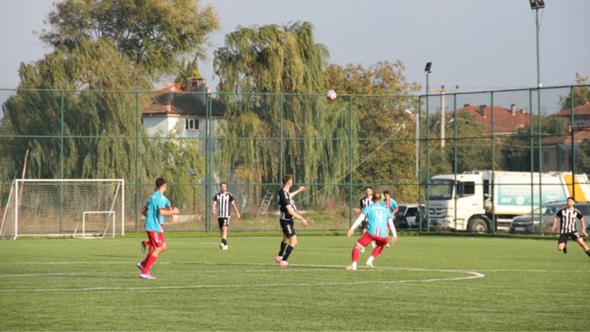 Kaynarcaspor Geyvespor maçına genç takımı ile çıktı