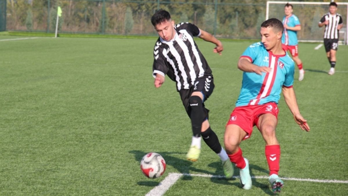 Kaynarcaspor Geyvespor maçına genç takımı ile çıktı