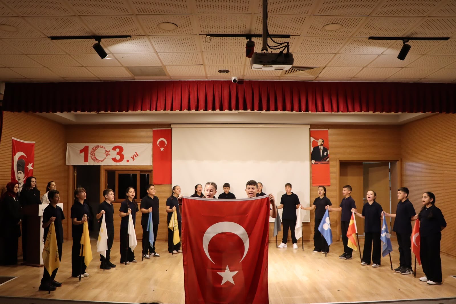 Kaynarca’da 29 Ekim Cumhuriyet Bayramı Coşkuyla Kutlandı