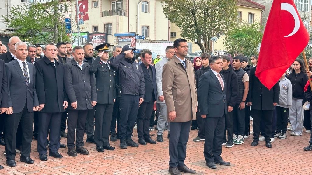 23 Nisan Ulusal Egemenlik ve Çocuk Bayramı Çelenk Töreni ile başladı