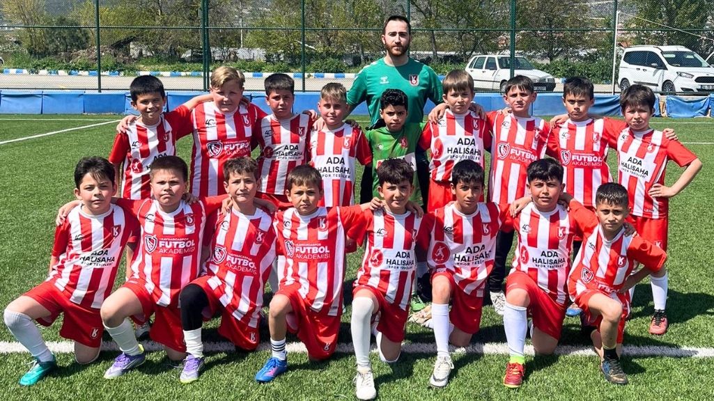 Kaynarcaspor U-10 Gelecek İçin Umut Veriyor: 4 Maçta Yenilgi Yüzü Görmediler!