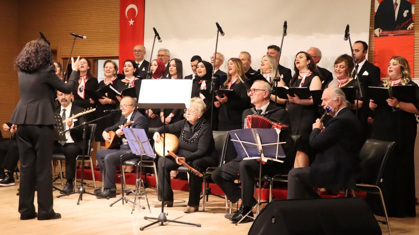 Kaynarca’da 105. Yıl Coşkusu: Türk Halk Müziği Korosu Kulakların Pasını Sildi - Video Haber