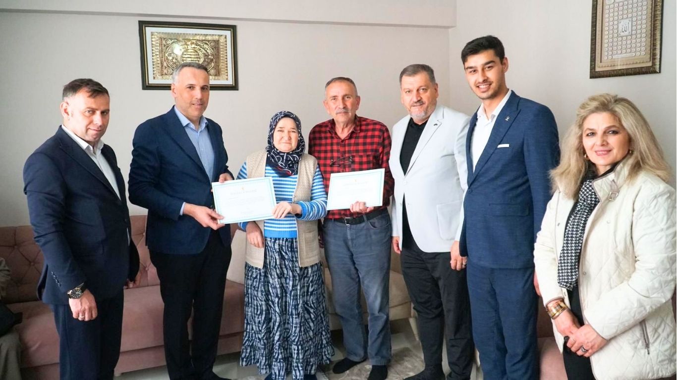 Cumhurbaşkanı Erdoğan'dan Kaynarca'daki parti üyelerine teşekkür belgesi