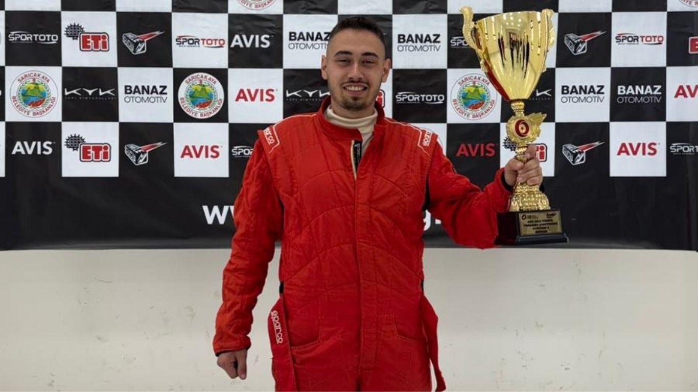 KAYNARCA’YA BÜYÜK GURUR! METEHAN GÜLEÇ ESKİŞEHİR’DEN KUPALARLA DÖNÜYOR