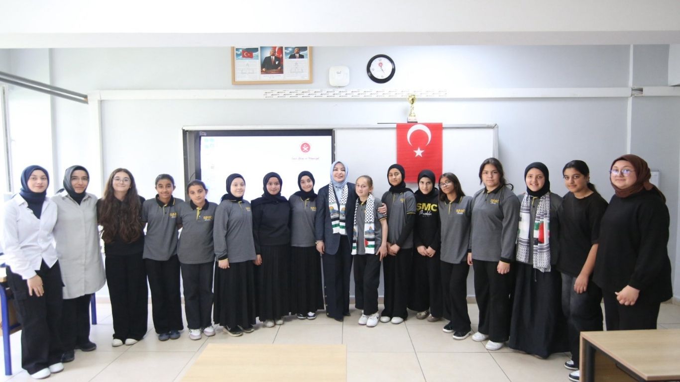 Milletvekili Çiğdem Erdoğan Kaynarca’da Gençlerle Buluştu: Şiir Dinletisi Büyük Beğeni Topladı