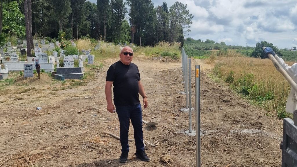 Yeşilova Mezarlığı Çehre Değiştiriyor: Muhtar Kabil’den Anlamlı Girişim!