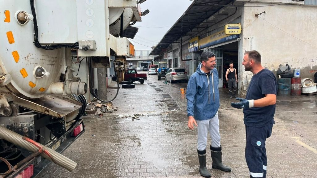 Başkan Kadir Yazgan Şiddetli Yağış Sonrası Sahaya İndi: 