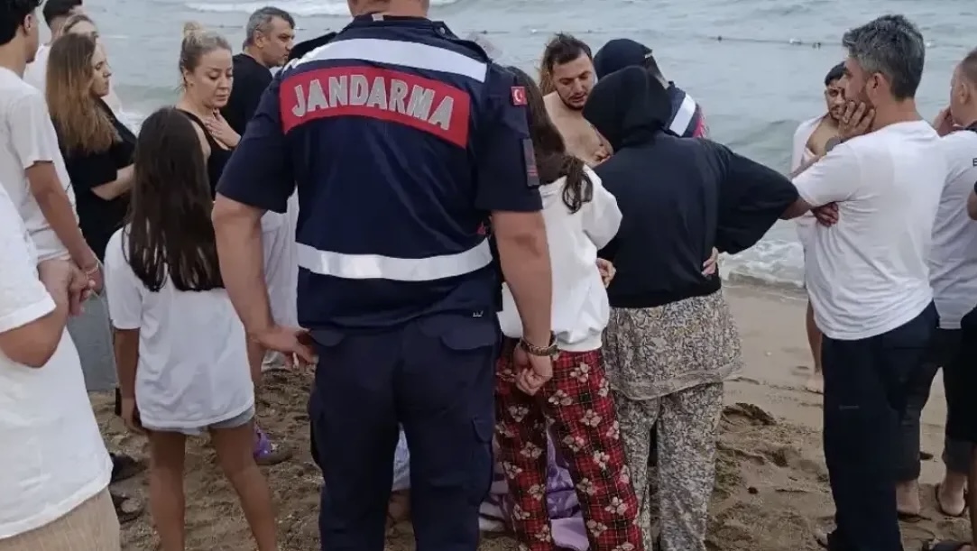 Kandıra Kumcağız’da Acı Olay: Ablasını Kurtaran Genç Yaşamını Yitirdi