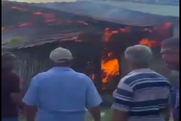 Kaynarca'da samanlık yangını