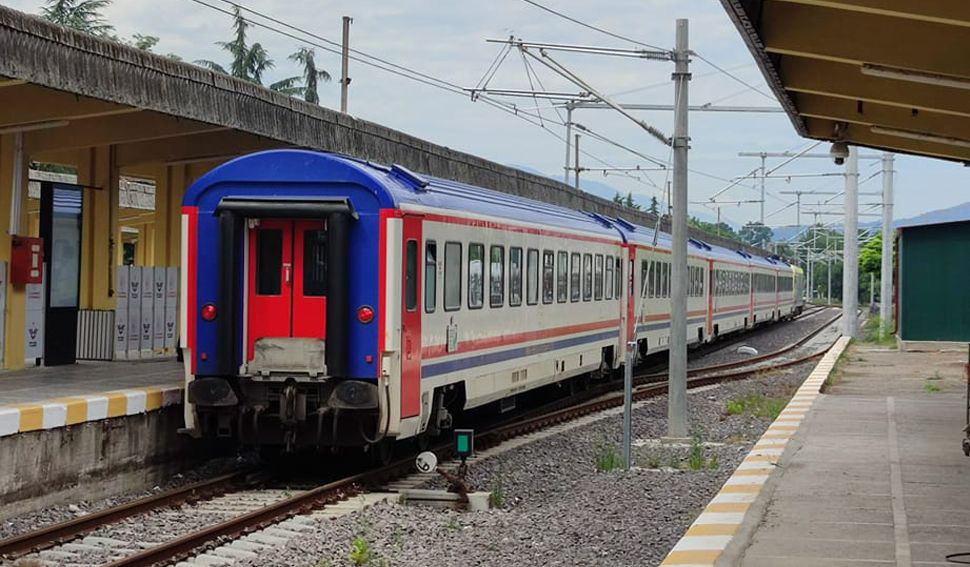 Adapazarı İstanbul arası 5 vagon 5 sefer yetmiyor